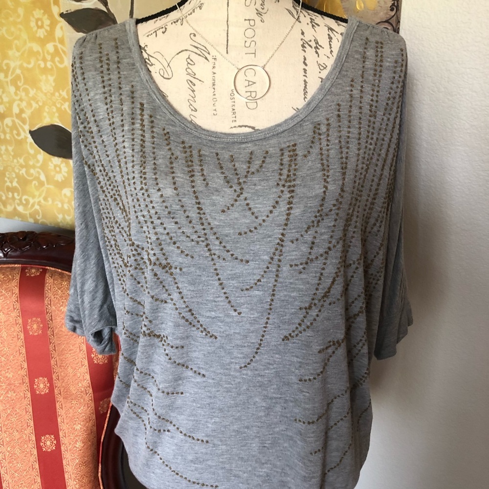 Beaded front top